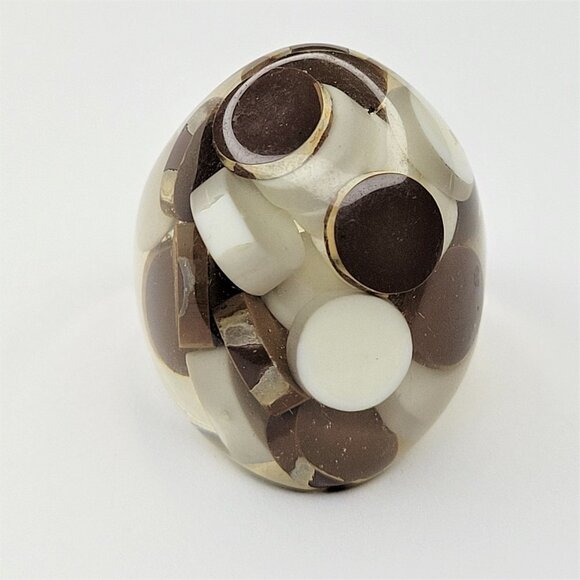 Chunky Oval Shape Resin Ring With Brown and White Pill Beads Lucite Large Ring - Picture 4 of 8